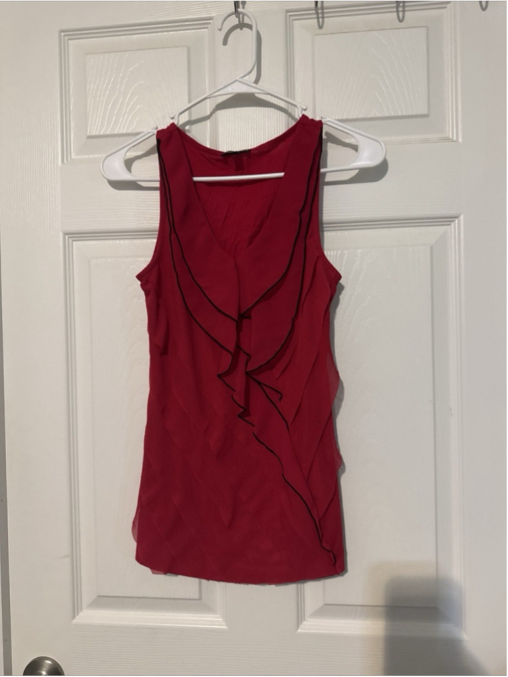 Women's Express Sleeveless Dressy V-Neck Ruffled Top Size S Shirt Blouses